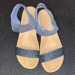 Skechers Women's Navy and Tan Sandals